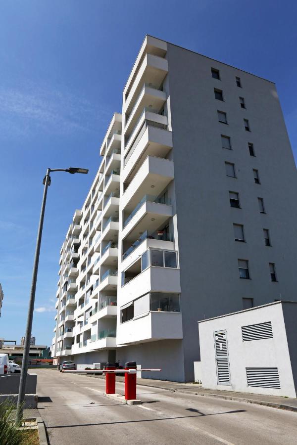 Studio Apartment Camino With Parking Zadar Buitenkant foto